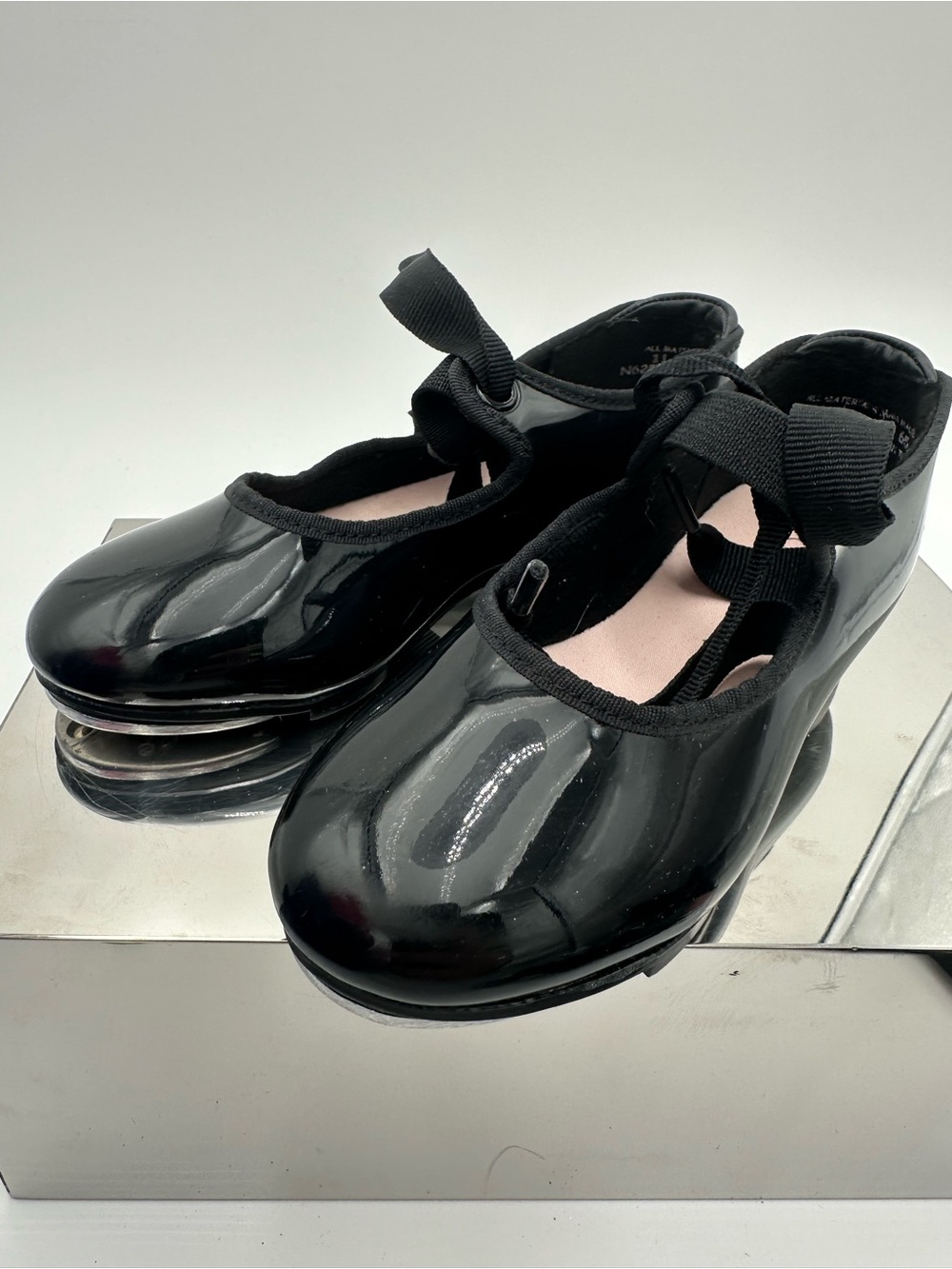 Capezio 11M Kids Tap Shoes Black Patent Mary Jane with Bow Strap $35 now $15